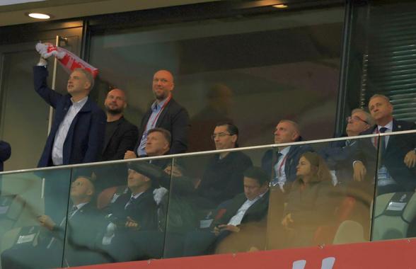 Reacția lui Răzvan Burleanu la golul de 4-0 din Polonia - România, în timp ce 1.000 de români îi cereau demisia