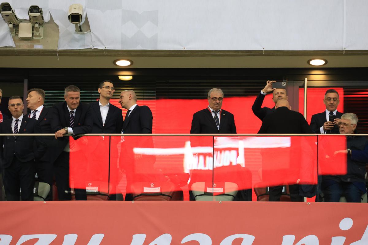 Loja României, cu Răzvan Burleanu, la meciul din Polonia