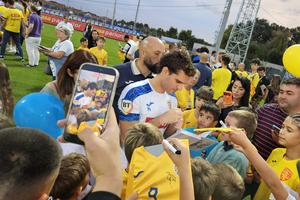 Reacție explozivă înainte de Polonia - România: „Bagă echipa bună! Bagă de la Craiova!”. Ianis Hagi, criticat: „Îi face atmosferă proastă lui tac-su”