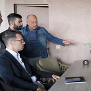 Daniele De Rossi, în vizită la sediul Mobexert din București, înaintea partidei amicale Rapid - Genoa. Diana și Dan Șucu au primit delegația italienilor. Foto: Andrei Furnigă, GSP