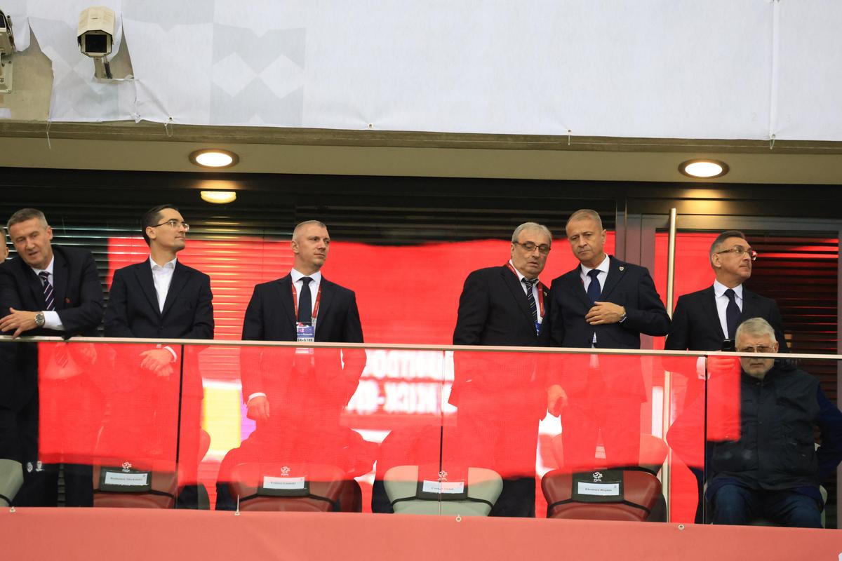 Reacția lui Răzvan Burleanu la golul de 4-0 din Polonia - România, în timp ce 1.000 de români îi cereau demisia