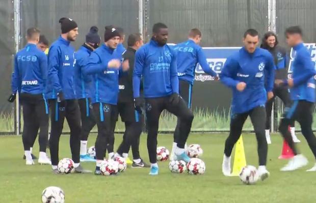 FCSB - SEPSI // VIDEO Icoane peste tot » Cum arată sala de conferințe a „roș-albaștrilor”
