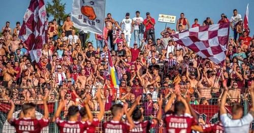 Suporterii lui Rapid au ironizat jucătorii pregătiți de Mihai Iosif, după rezultatele modeste obținute de aceștia în ultima perioadă.