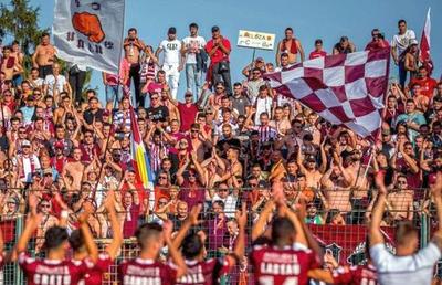 FOTO Jucătorii lui Rapid, luați peste picior de fani după seria dezastruoasă: „Balerinele noastre”