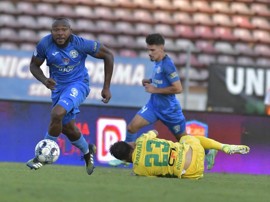 Joacă în Liga 1 și a intrat pe locul 12 în topul mondial al celor mai multe driblinguri reușite în acest sezon!