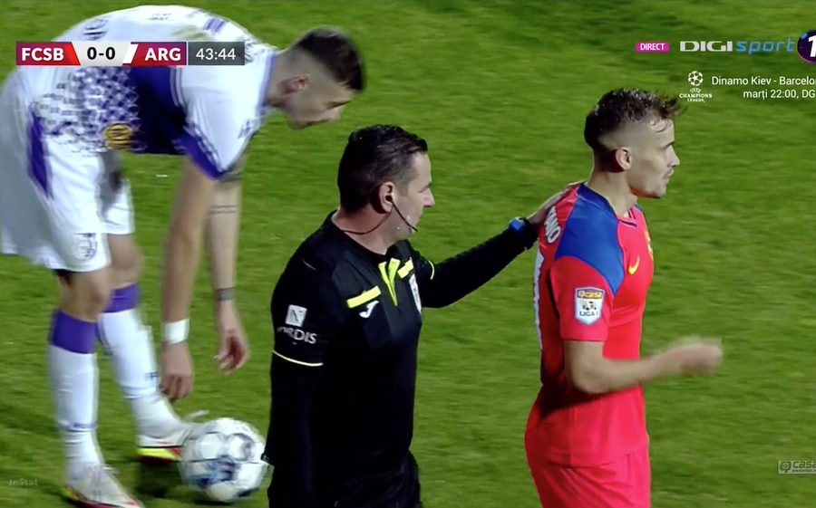 Antonie îl apucă pe Olaru de umărul Arbitrajul în vremea lui Toni Prăjitură