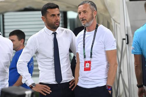 La conferința de presă premergătoare meciului FCSB - West Ham, Florinel Coman (24 de ani, extremă stânga) a povestit cum a decurs scena de ieri, când Nicolae Dică și-a luat la revedere de la jucători.