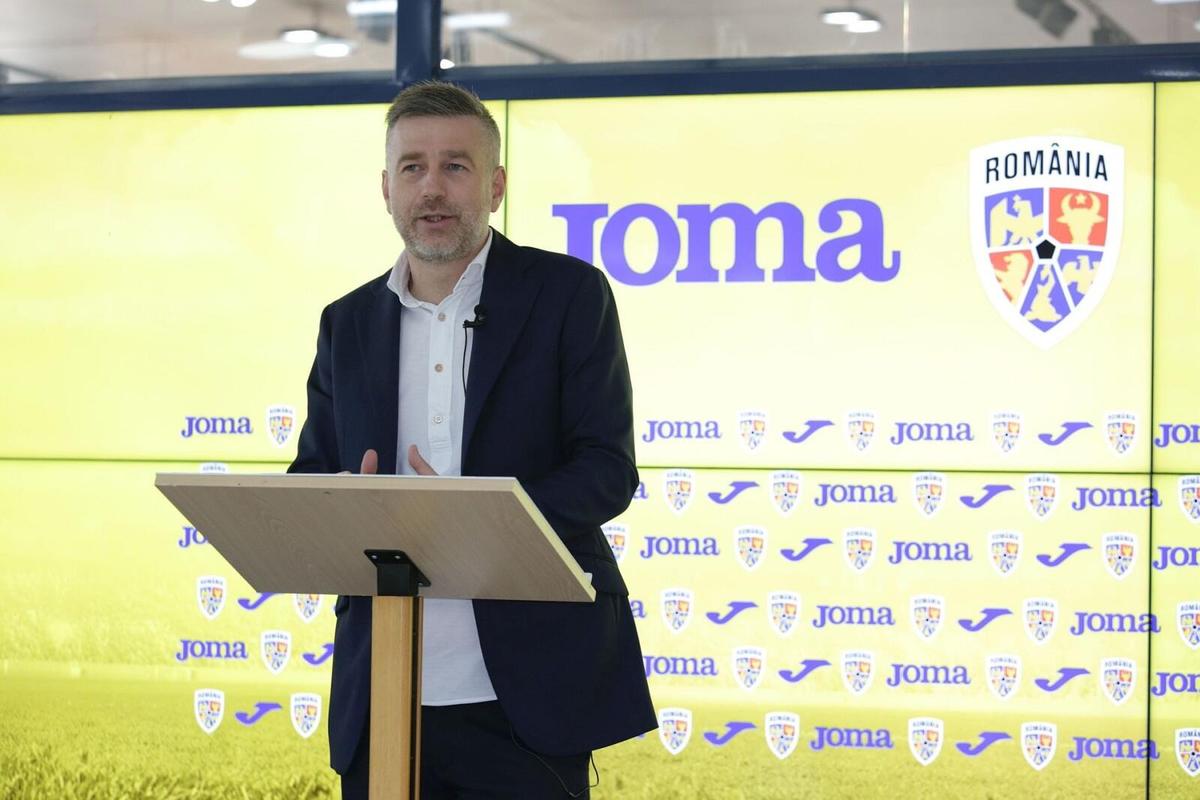 FOTO Burleanu a semnat azi noua înțelegere » FRF, contract pe 4 ani