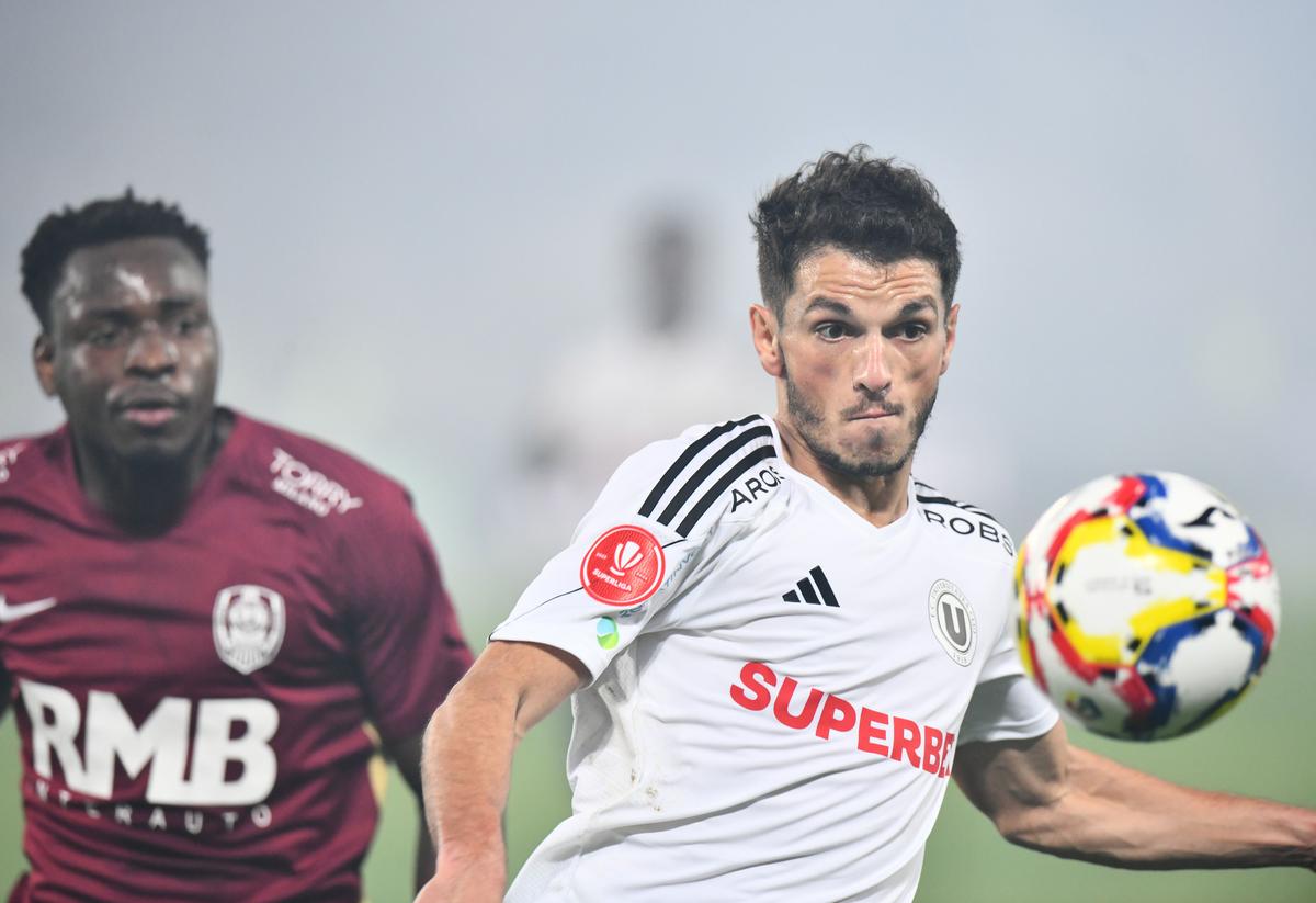 Atmosferă de UNTOLD la derby-ul Clujului: artificii, torțe, scenografie și un vibe de clasă