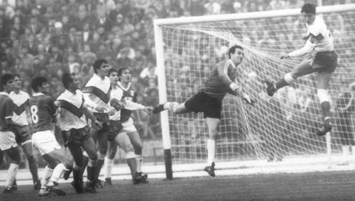 Fostul portar Gabriel Boldici a debutat la 19 ani în echipa mare a Universității și s-a retras tot de la Universitatea în 1993