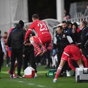 Josue Homawoo, accidentat în Dinamo - UTA Arad, foto: Eduard Vînătoru
