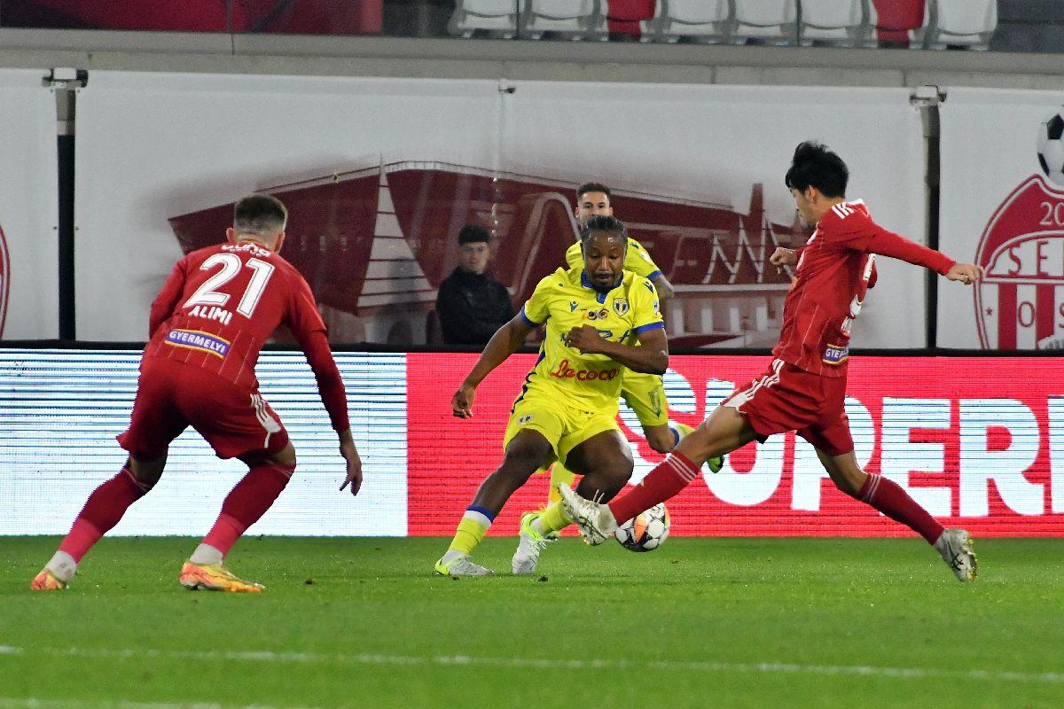 Sepsi - Petrolul, meci cu desfășurare inimaginabilă în Superligă »„Lupii” milostivi și-au iertat prada: gazdele au dat lovitura în minutul 89, jucând cu 2 fotbaliști mai puțin