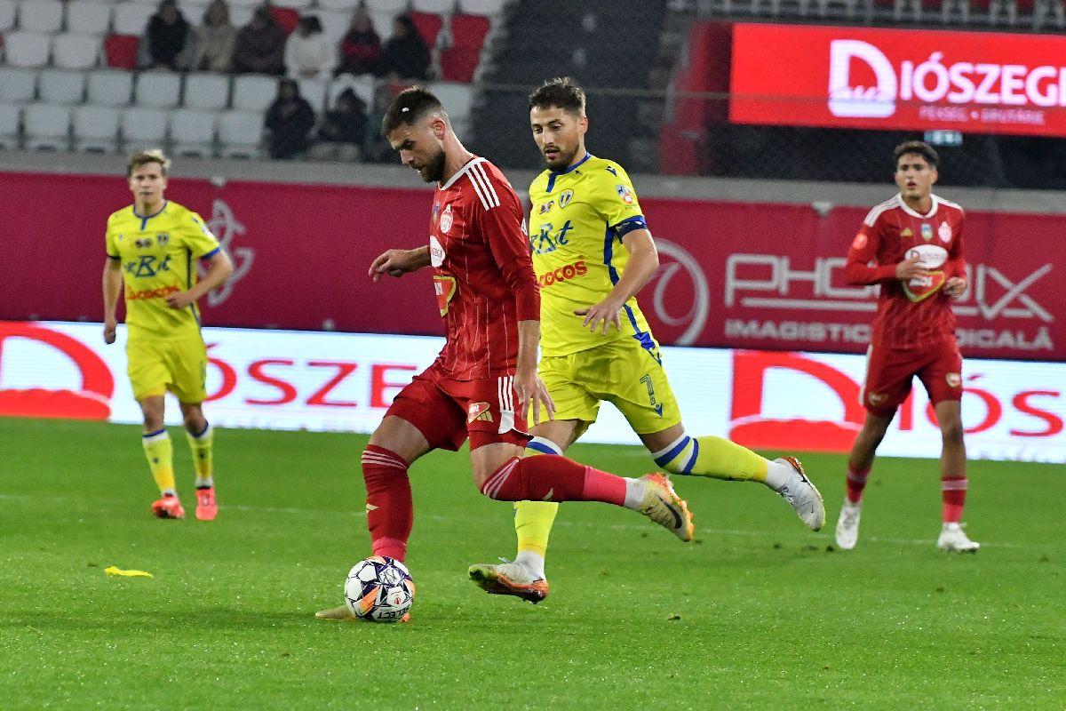 Sepsi - Petrolul, meci cu desfășurare inimaginabilă în Superligă »„Lupii” milostivi și-au iertat prada: gazdele au dat lovitura în minutul 89, jucând cu 2 fotbaliști mai puțin