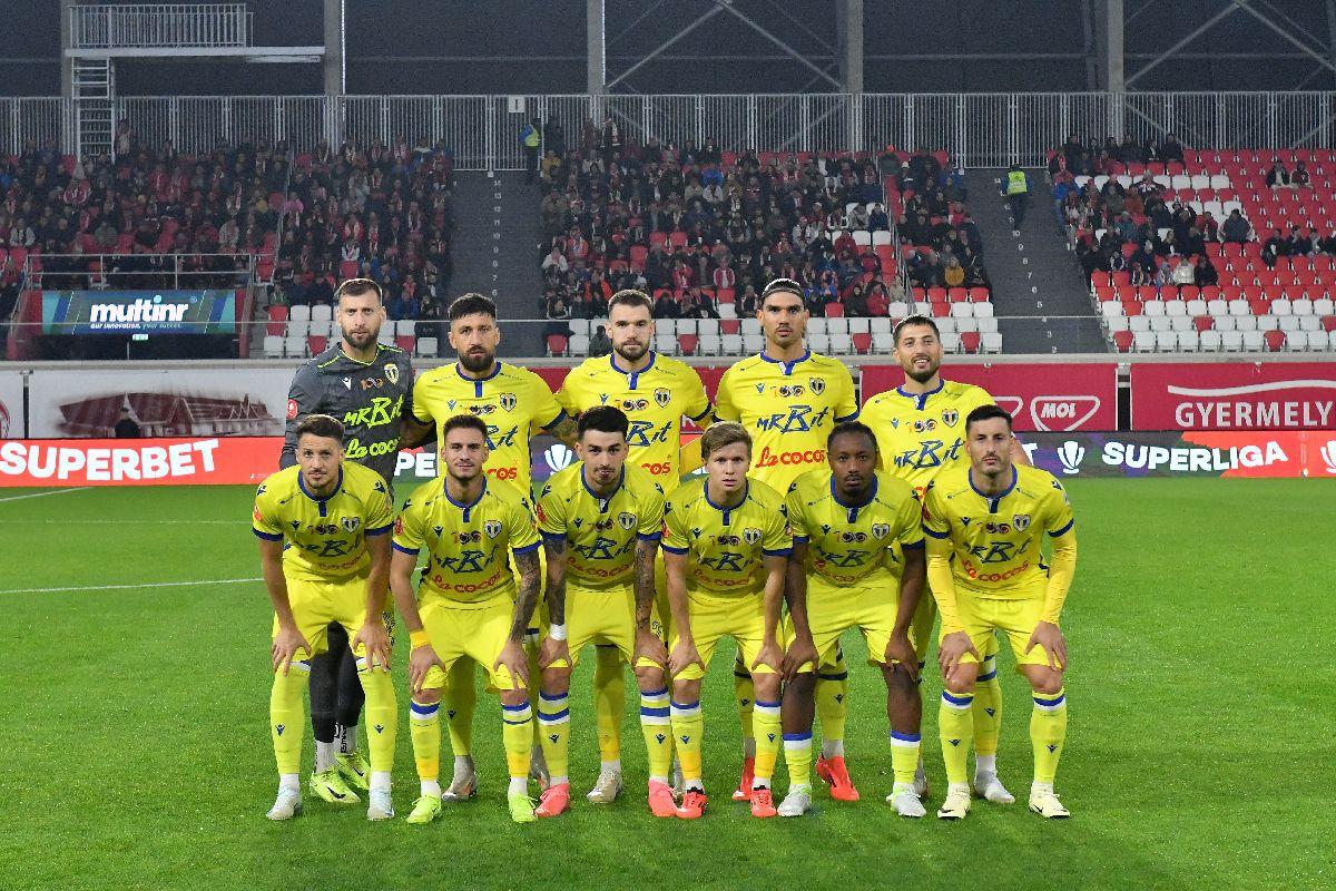 Sepsi - Petrolul, meci cu desfășurare inimaginabilă în Superligă »„Lupii” milostivi și-au iertat prada: gazdele au dat lovitura în minutul 89, jucând cu 2 fotbaliști mai puțin