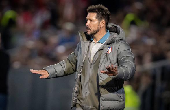 De ce și-a schimbat Diego Simeone vestimentația la meciul cu Barcelona: „Clar ar fi fost o lipsă de respect”