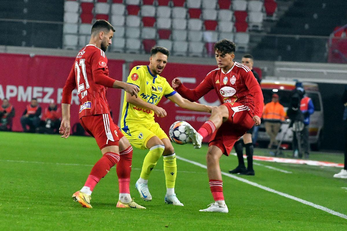 Sepsi - Petrolul, meci cu desfășurare inimaginabilă în Superligă »„Lupii” milostivi și-au iertat prada: gazdele au dat lovitura în minutul 89, jucând cu 2 fotbaliști mai puțin
