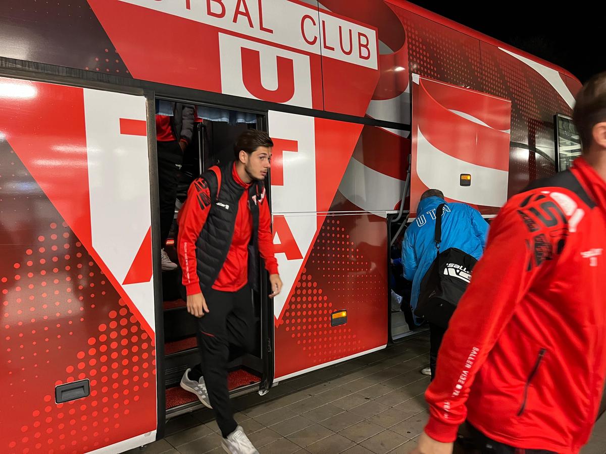 Dinamo - UTA 1-0 » Politic, câine de rasă! Golul de generic al lui Dennis aduce victoria unui Dinamo modest în repriza a doua! „Câinii” sunt acum pe 2