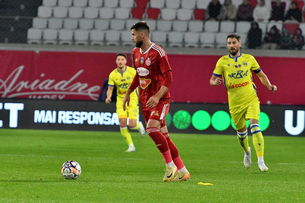 Sepsi - Petrolul, meci cu desfășurare inimaginabilă în Superligă »„Lupii” milostivi și-au iertat prada: gazdele au dat lovitura în minutul 89, jucând cu 2 fotbaliști mai puțin