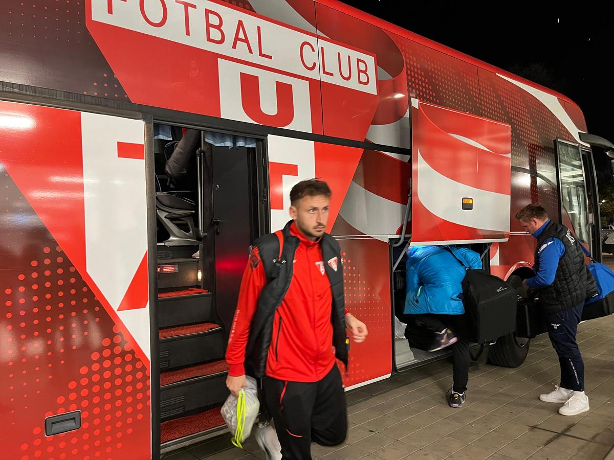 Dinamo - UTA 1-0 » Politic, câine de rasă! Golul de generic al lui Dennis aduce victoria unui Dinamo modest în repriza a doua! „Câinii” sunt acum pe 2