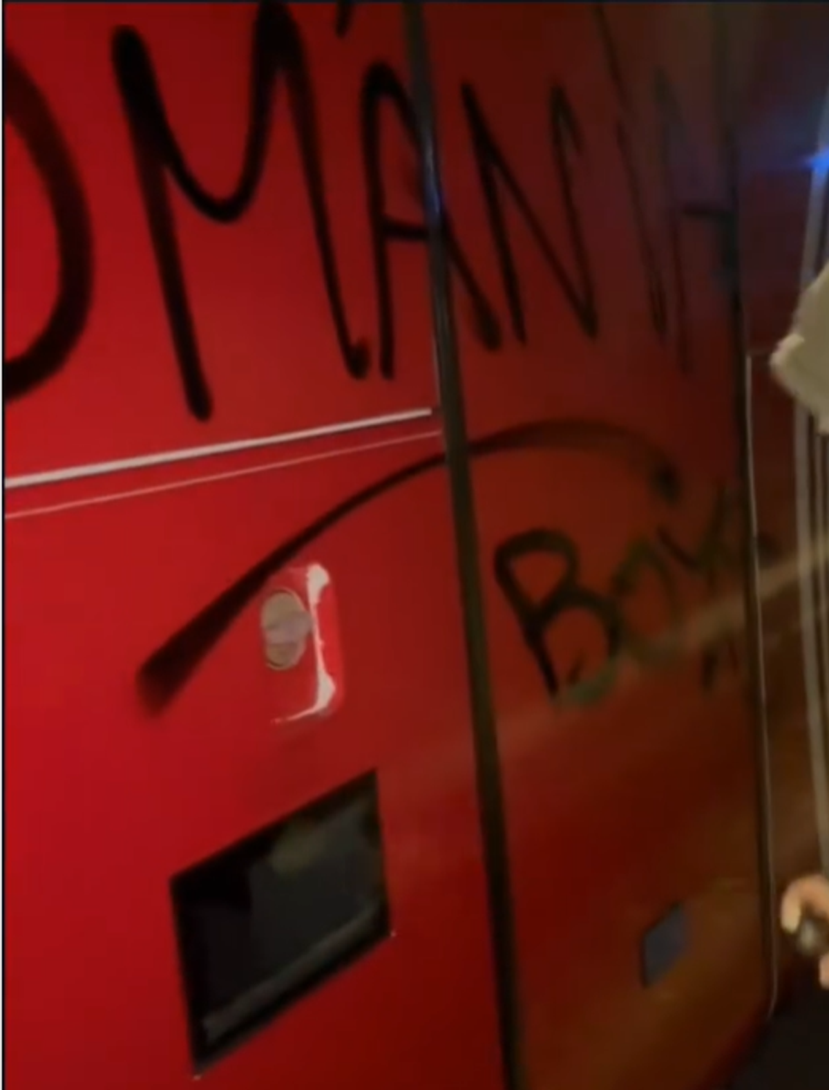 Autocarul celor de la Sepsi, vandalizat de Boys Craiova