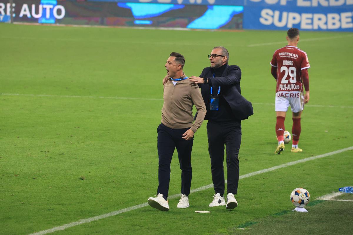 Gesturile lui Mirel Rădoi din Universitatea Craiova - Rapid