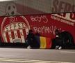 Autocarul celor de la Sepsi, vandalizat de ultrașii din Craiova! Ce au scris pe vehicul + Comunicatul covăsnenilor
