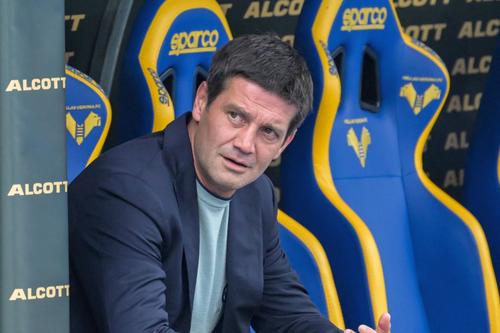 Cristi Chivu, antrenorul lui Inter, în timpul meciului cu Verona/ foto Imago Images