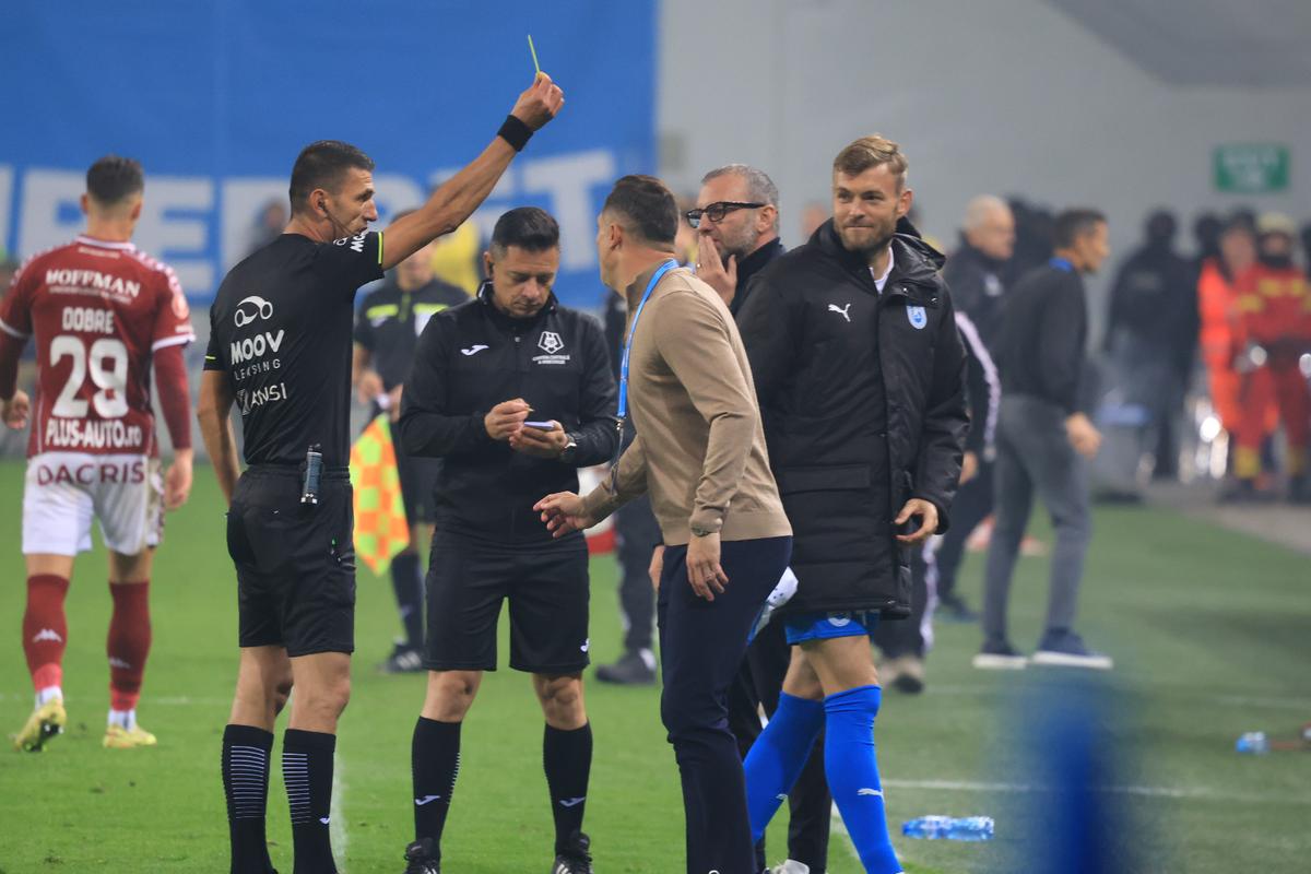 Gesturile lui Mirel Rădoi din Universitatea Craiova - Rapid