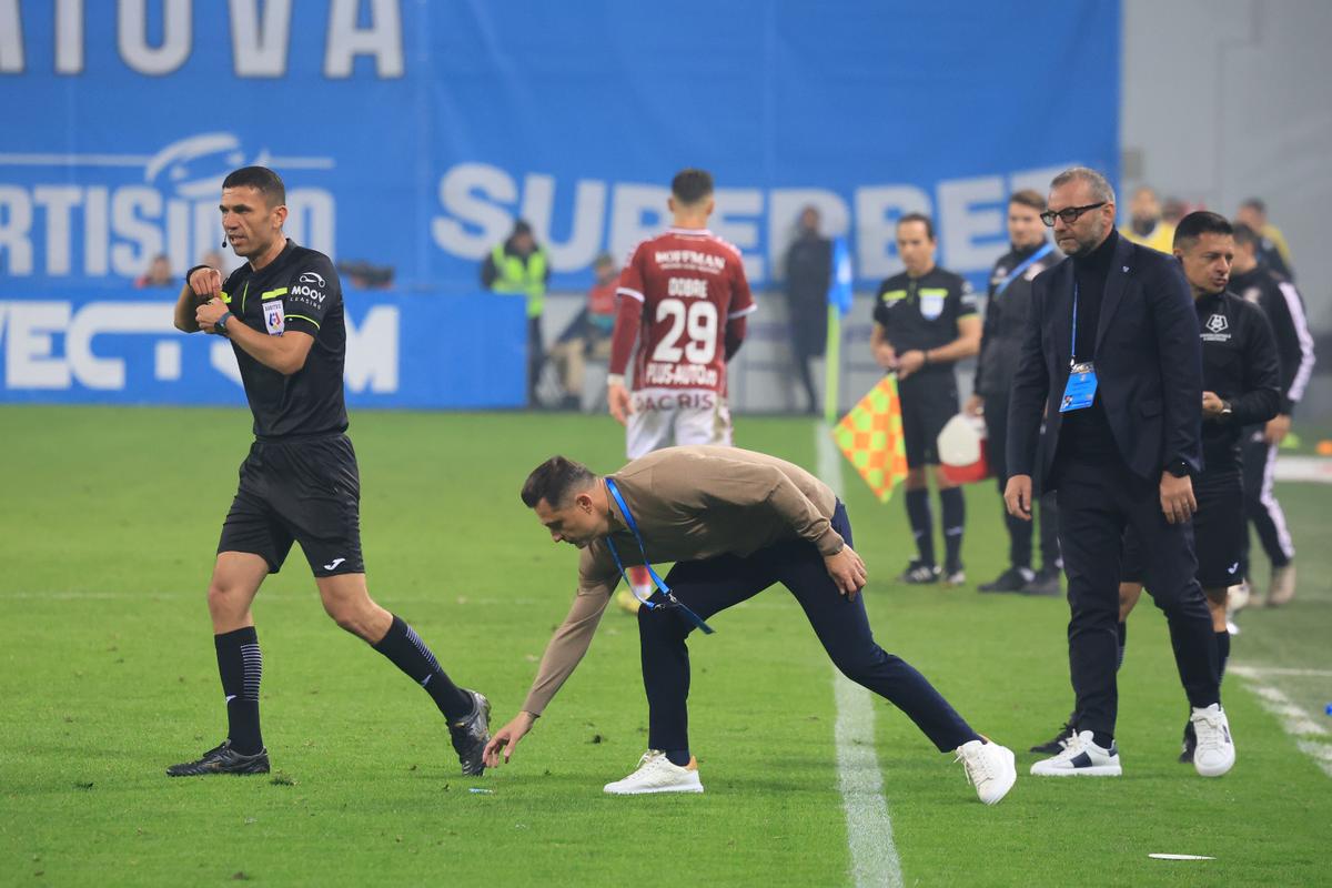 Gesturile lui Mirel Rădoi din Universitatea Craiova - Rapid