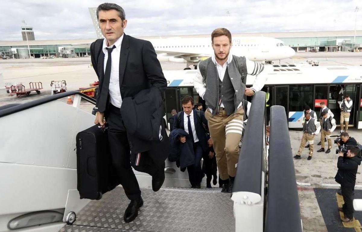 FOTO Barcelona își lansează propria linie de haine casual: prețurile sunt enorme!