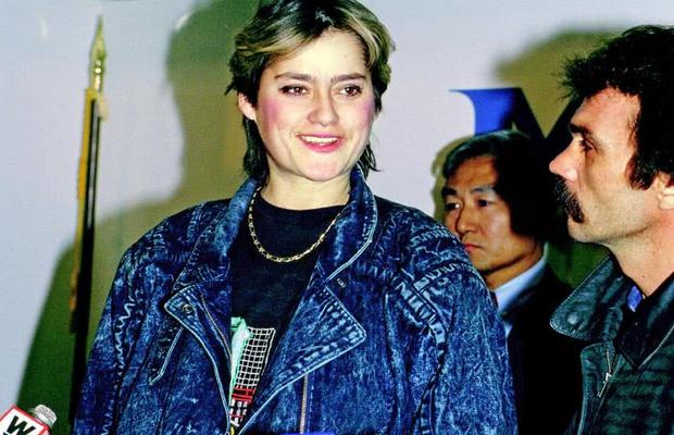 Fuga Nadiei Comăneci în SUA și o teorie halucinantă care a apărut după, dezmințită vehement de fosta gimnastă și de familie » „Pe Nadia o chema Anna Kemenec și este unguroaică”