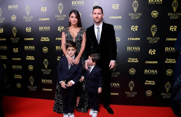 BALONUL DE AUR 2019 // VIDEO+FOTO Mateo și Thiago, copiii lui Leo Messi, au făcut senzație la Paris! Imagini amuzante :)