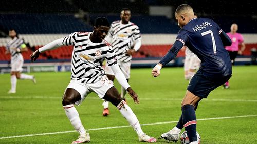 Francezii așteaptă un meci mare de la Mbappe // sursă foto: manutd.com