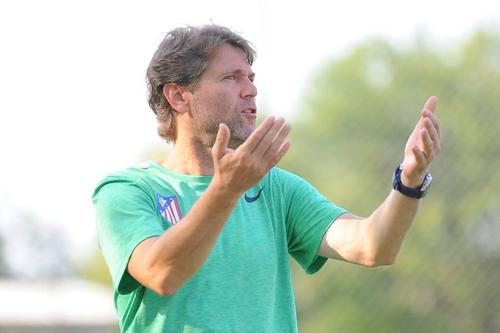 Florin Răducioiu, 50 de ani, unul dintre cei mai mari atacanți pe care i-a avut fotbalul românesc, nu crede în salvarea pe termen scurt a lui Dinamo, club aflat într-un serios impas financiar // (foto: IMAGO)