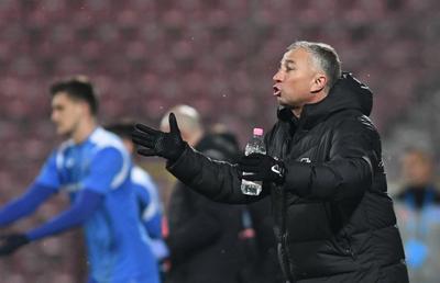 CFR CLUJ. EXCLUSIV Situația devenise explozivă: Dan Petrescu, aproape să se bată cu jucătorii lui!