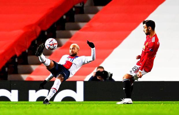 MANCHESTER UNITED - PSG 1-3. VIDEO Neymar, on fire pe Old Trafford! Două goluri și o „foarfecă” extraterestră