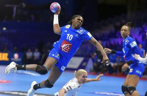 Campionatul European de Handbal Feminin se dispută în Danemarca, în perioada 3-20 decembrie 2020. Programul, rezultatele și clasamentele pot fi urmărite în timp real pe GSP.ro.
