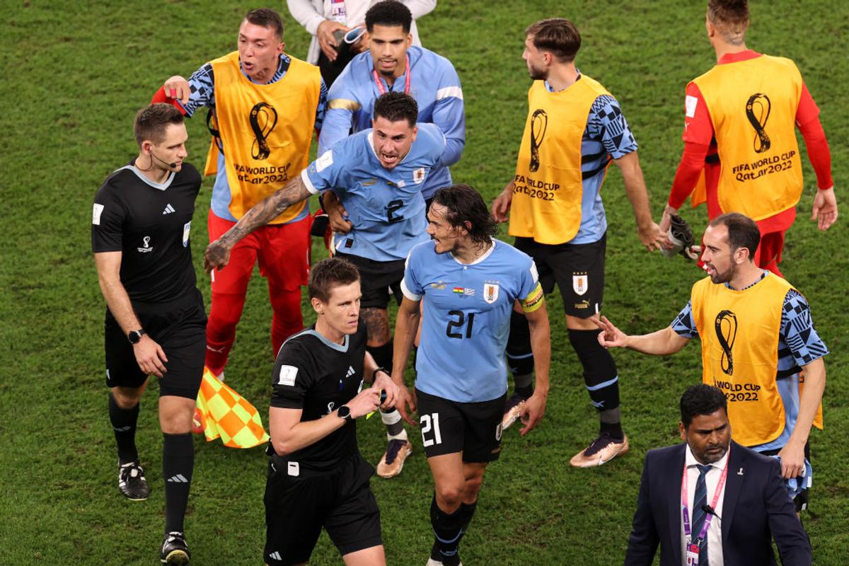 Surprins de camere strigând în scandalul de la Uruguay -  Ghana: „Acești nenorociți sunt o adunătură de hoți!” » FIFA îi pregătește pedeapsa