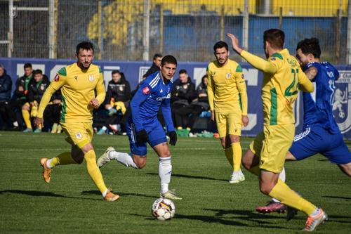 Jucătorii de la CS Mioveni nu s-au antrenat ieri, 1 decembrie, din cauza gravelor probleme financiare de la club/ foto Facebook @FCU Craiova