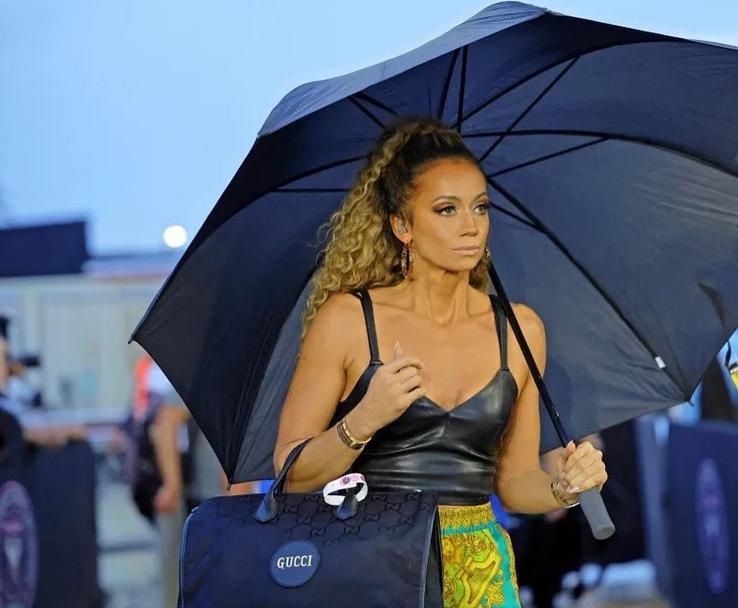 Kate Abdo, prezentatoarea CBS Sports (foto: Instagram)
