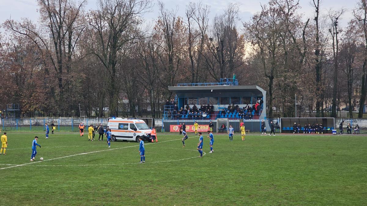 Stupoare la Unirea Dej - CS Mioveni, în Liga 2 » Meci oprit, nu s-a putut juca timp de 20 de minute!