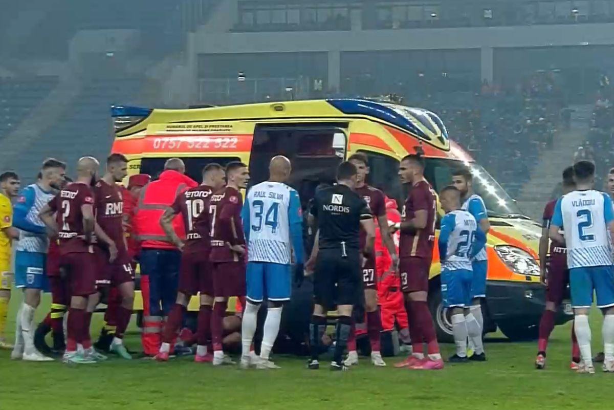 Ambulanța a intrat pe teren la CSU Craiova - CFR Cluj