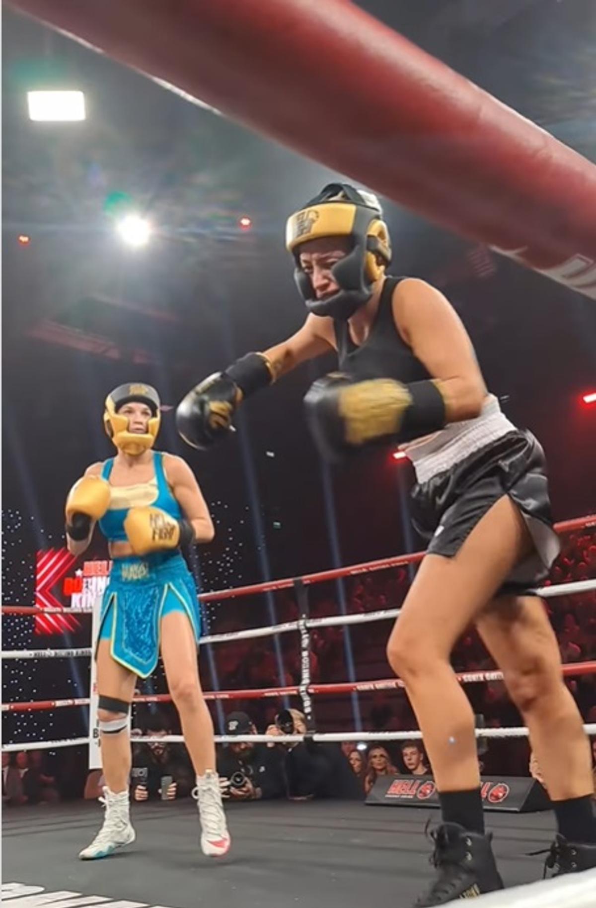 Giulia, făcută KO în ringul de box în doar câteva secunde, de o influenceriță maghiară! Gestul făcut la finalul meciului