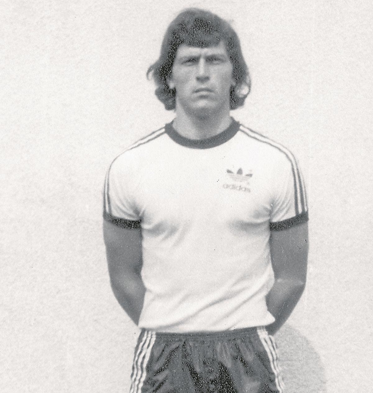 Helmut Duckadam, fotografii de colecție publicate de Gazeta Sporturilor  în ziua în care „Eroul de la Sevilla” a împlinit 60 de ani