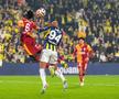 Scandal „bricheta” în Fenerbahce - Galatasaray! Lovit imediat după gol, sub privirile lui Lucescu