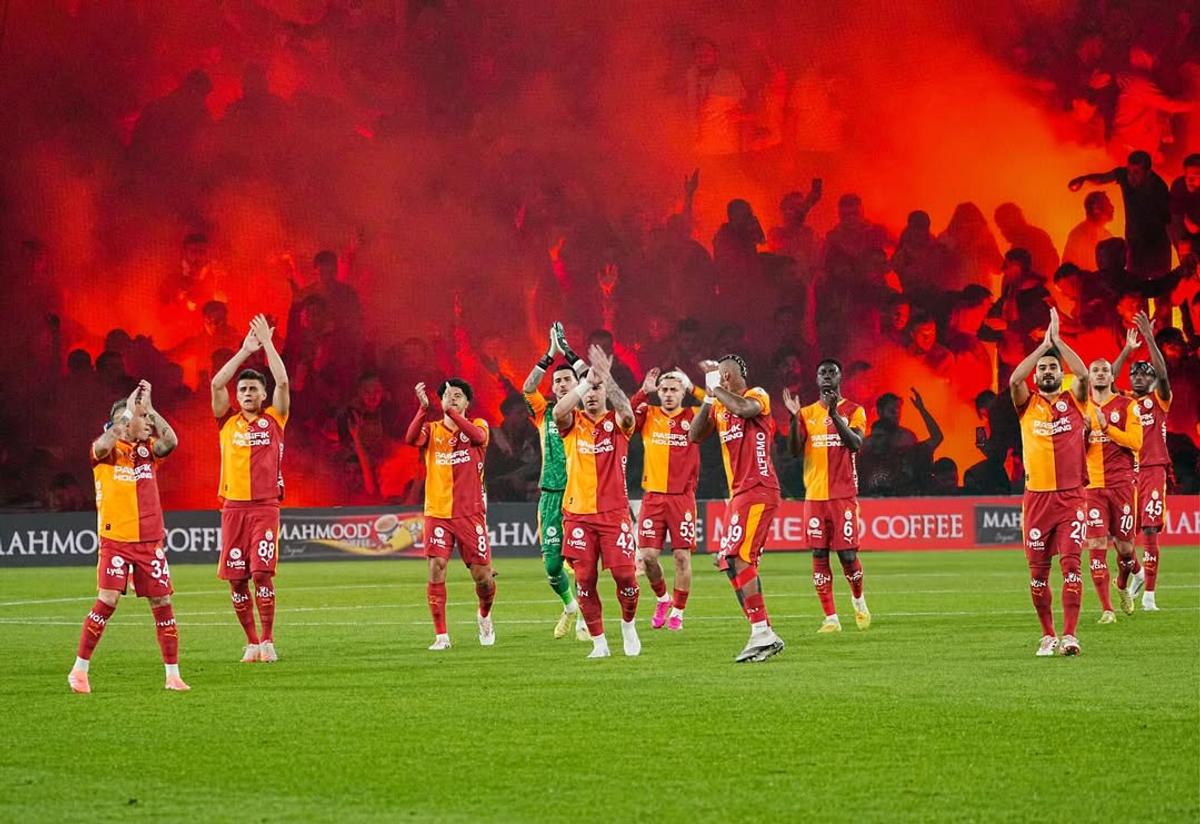 Incidente reprobabile la derby-ul Fenerbahce - Galatasaray