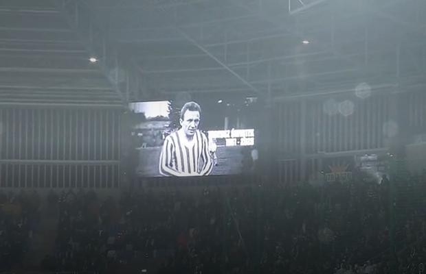 Ce gafă macabră! Fostul internațional, aflat în tribună, a fost omagiat printr-un minut de reculegere