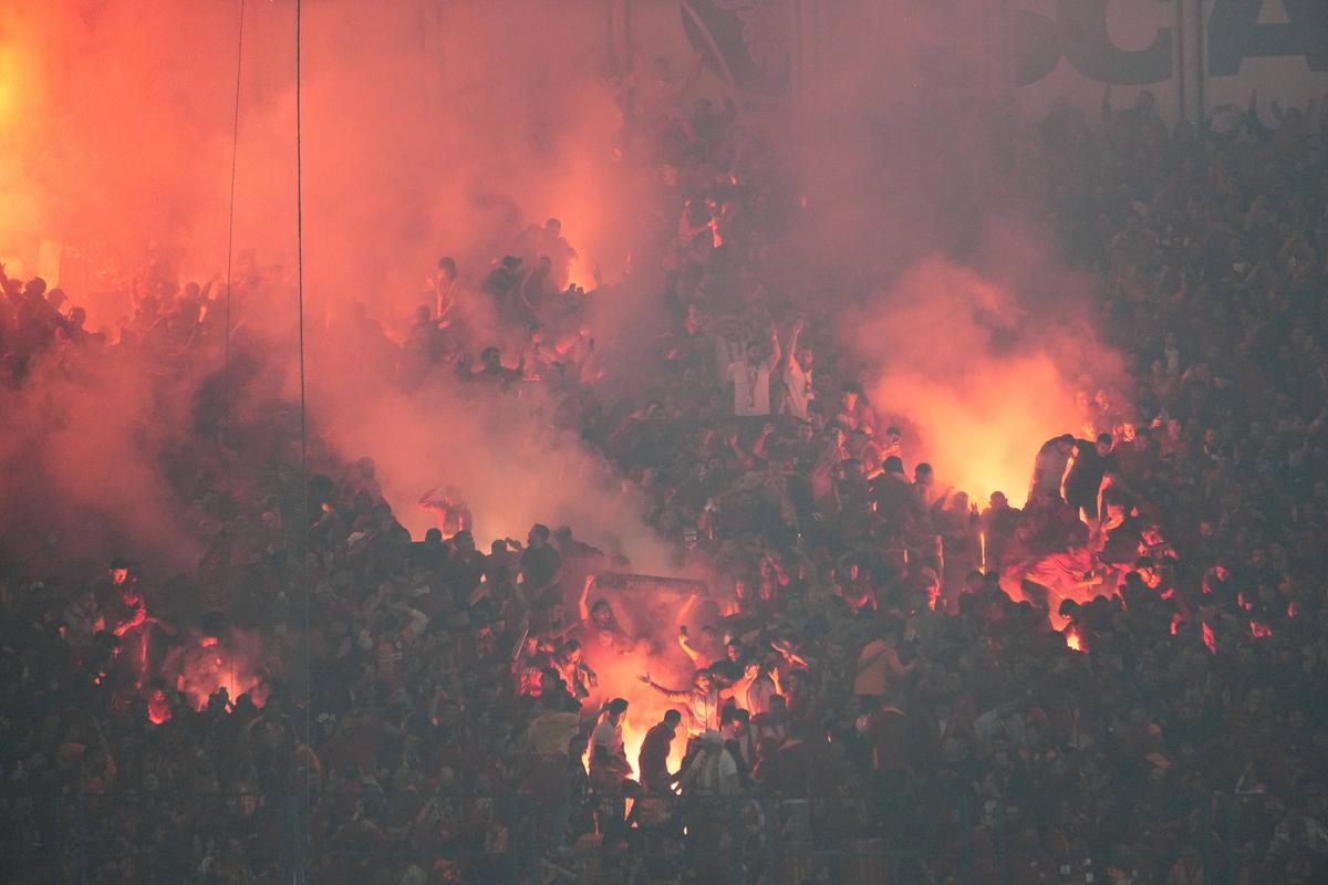 Incidente reprobabile la derby-ul Fenerbahce - Galatasaray