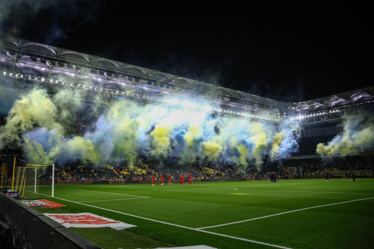 Incidente reprobabile la derby-ul Fenerbahce - Galatasaray