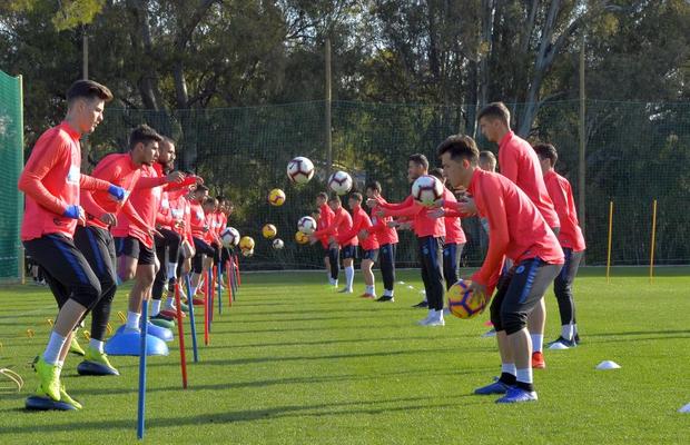 FCSB // FOTO Poftiți în cantonament! FCSB se cazează la unul dintre cele mai luxoase complexuri din Marbella: cum arată și cât costă